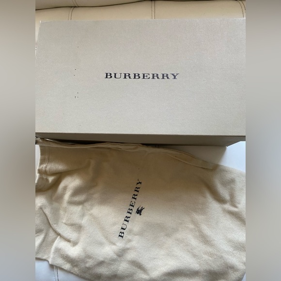 Burberry signature platforms. - Picture 10 of 12